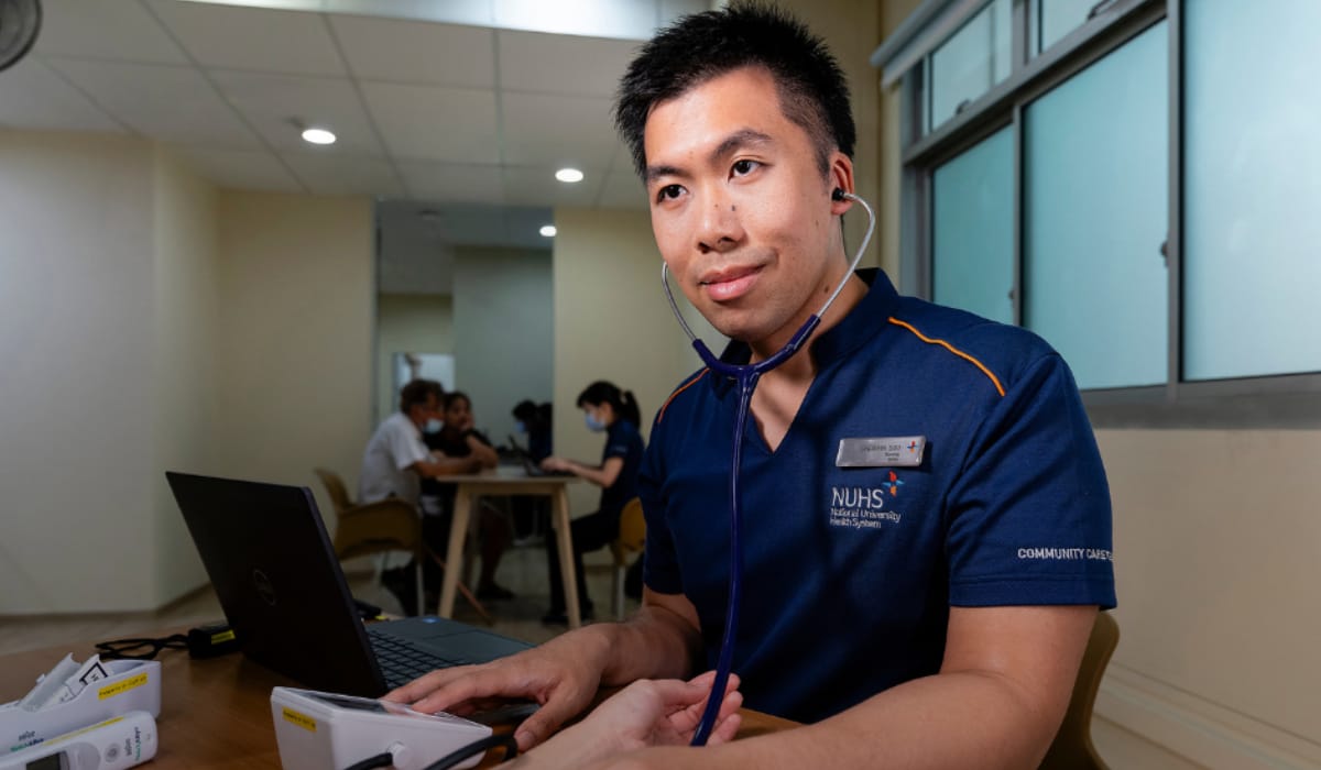 This community nurse enjoys forging meaningful connections with his patients